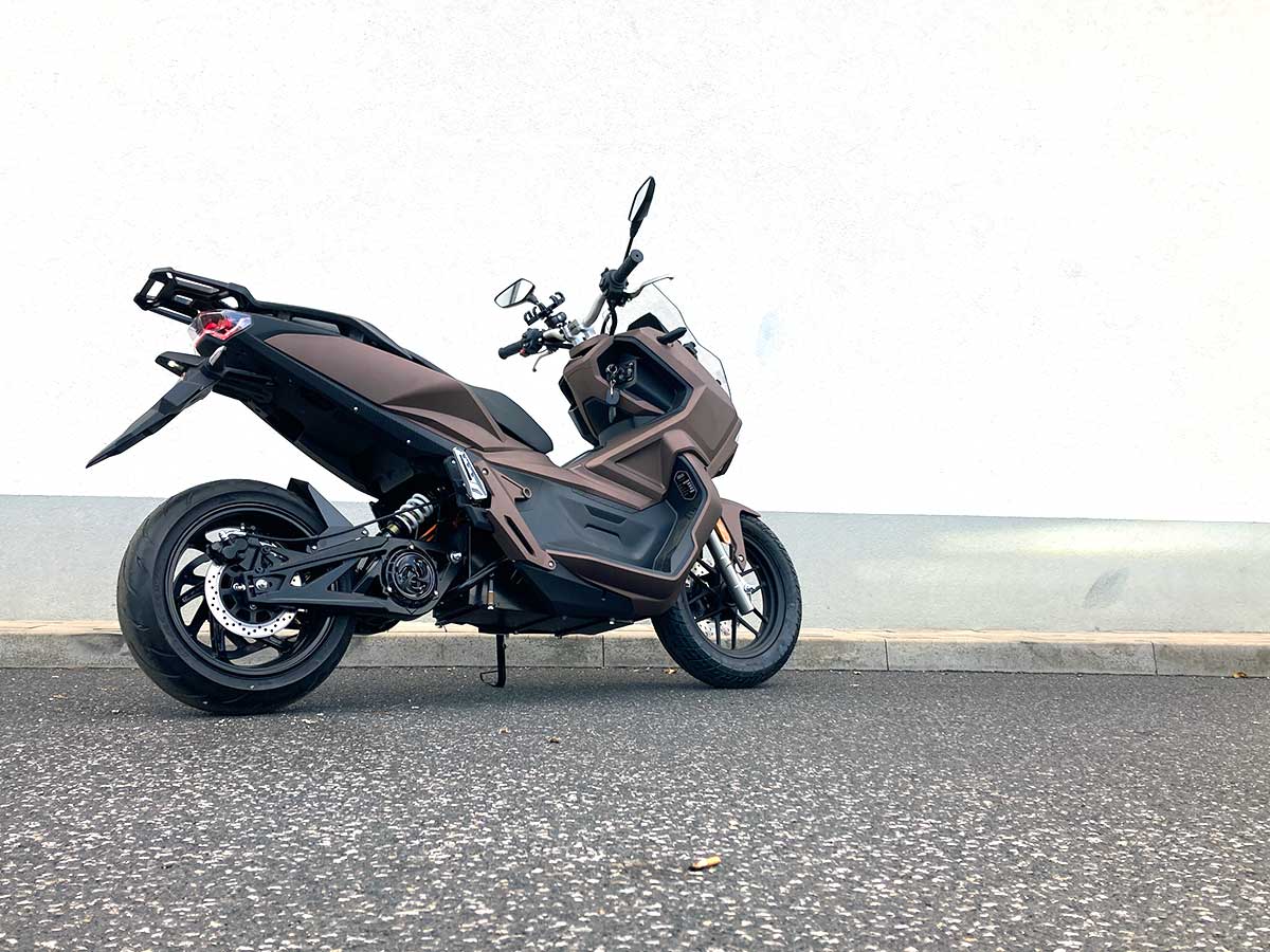 electric scooter sales in Prague