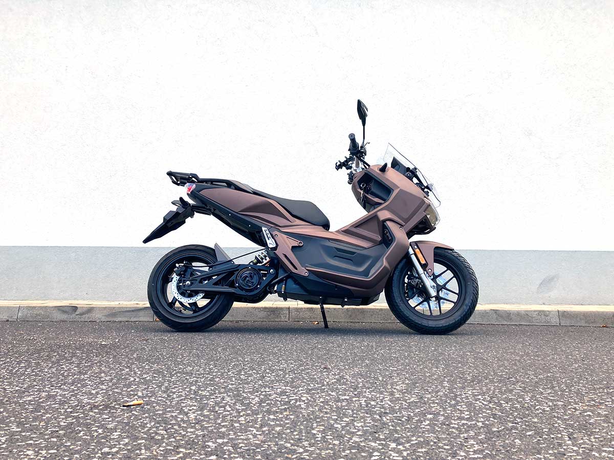 electric scooter sales in Prague